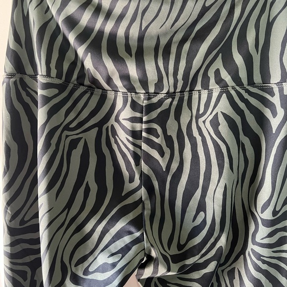 Ruby Ribbon Black and Green Zebra 🦓 Print Leggings - Picture 4 of 5